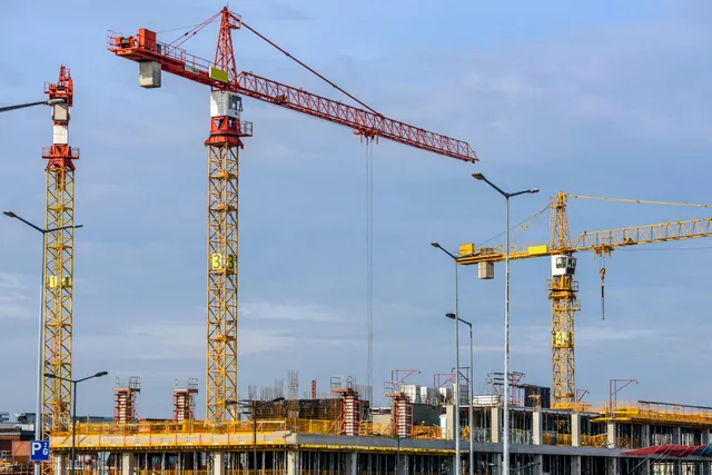 guindastes de construção